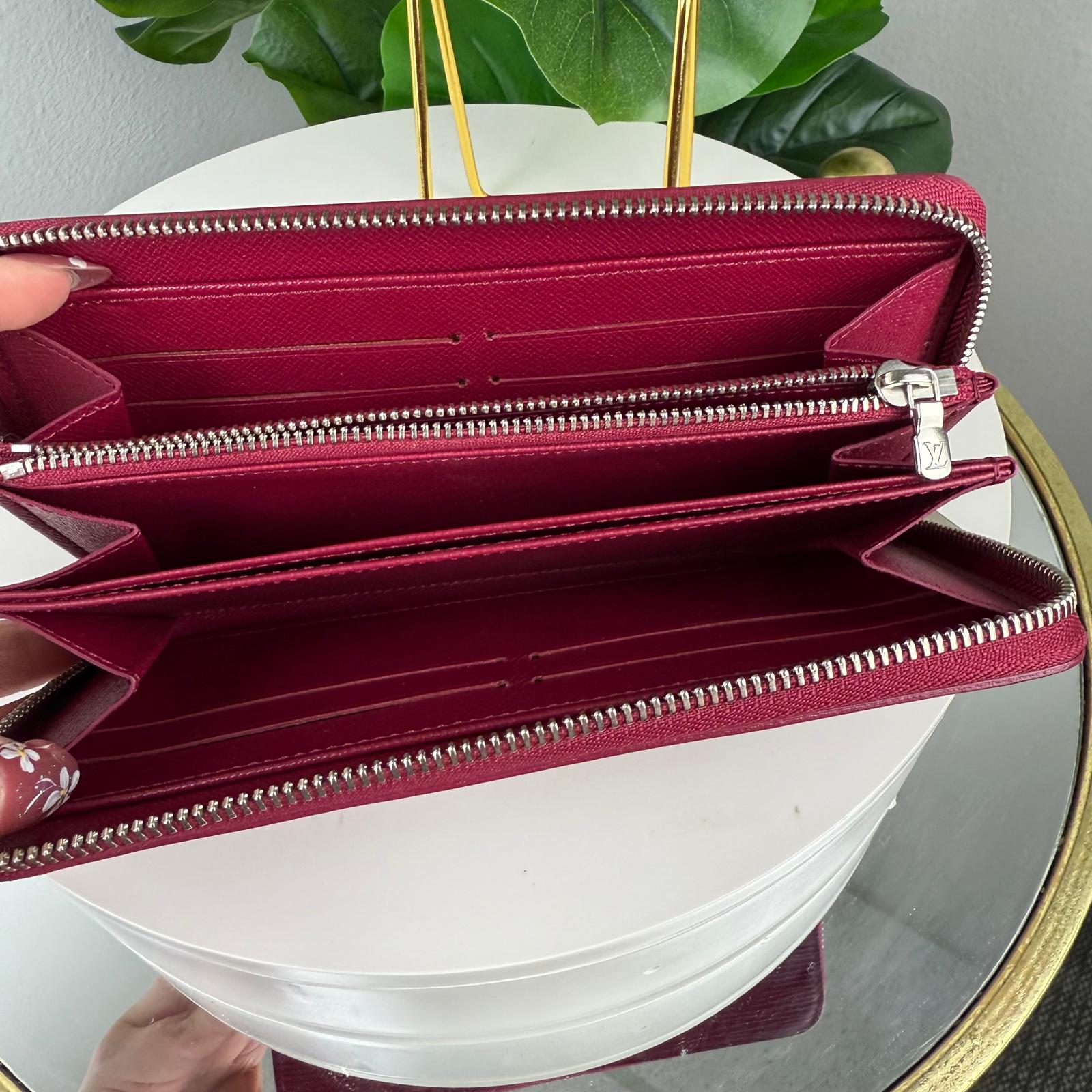 Authentic Louis Vuitton Fuchsia  Epi Leather Zippy Wallet