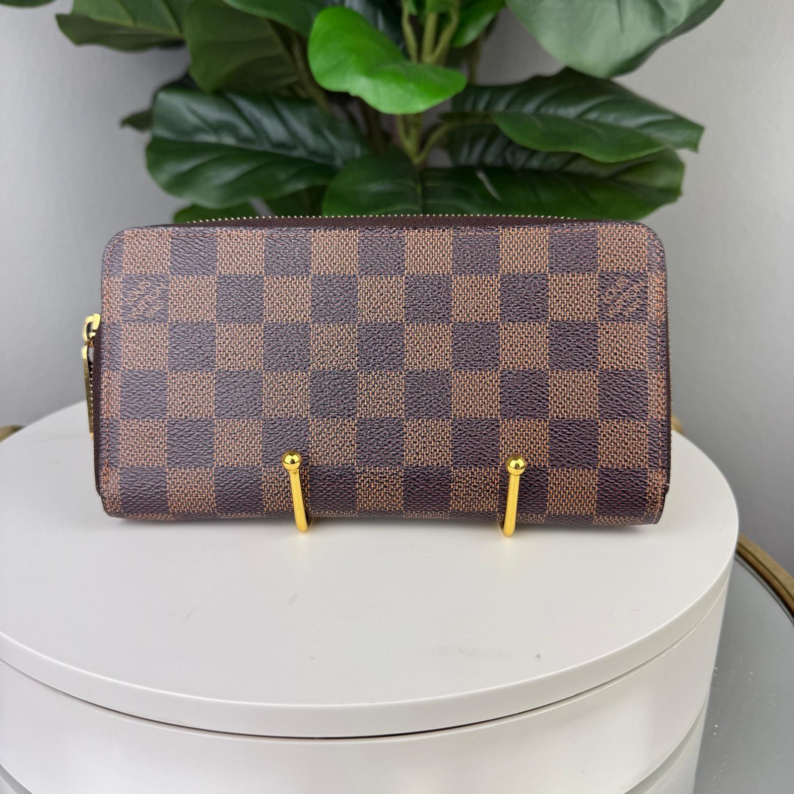 Authentic Louis Vuitton Damier Ebene Zippy Wallet