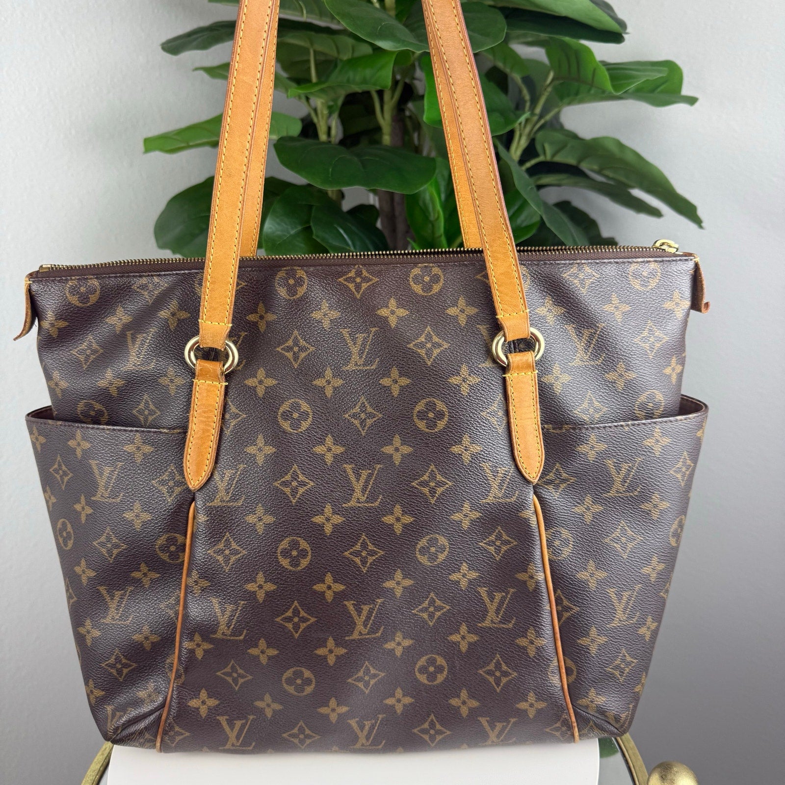 Authentic Louis Vuitton Totally MM Shoulder Bag