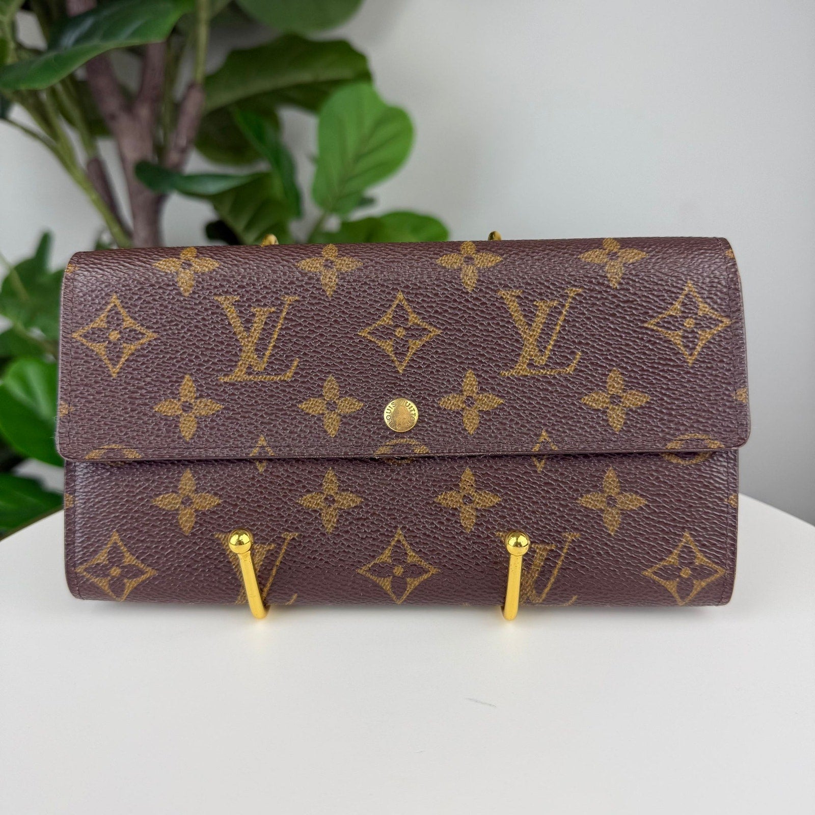 Authentic Louis Vuitton Monogram Pochette Porte Monnaie Credit