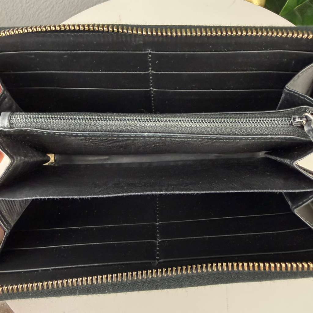 Authentic Gucci Guccissima Black Leather Long Zip-Around Wallet