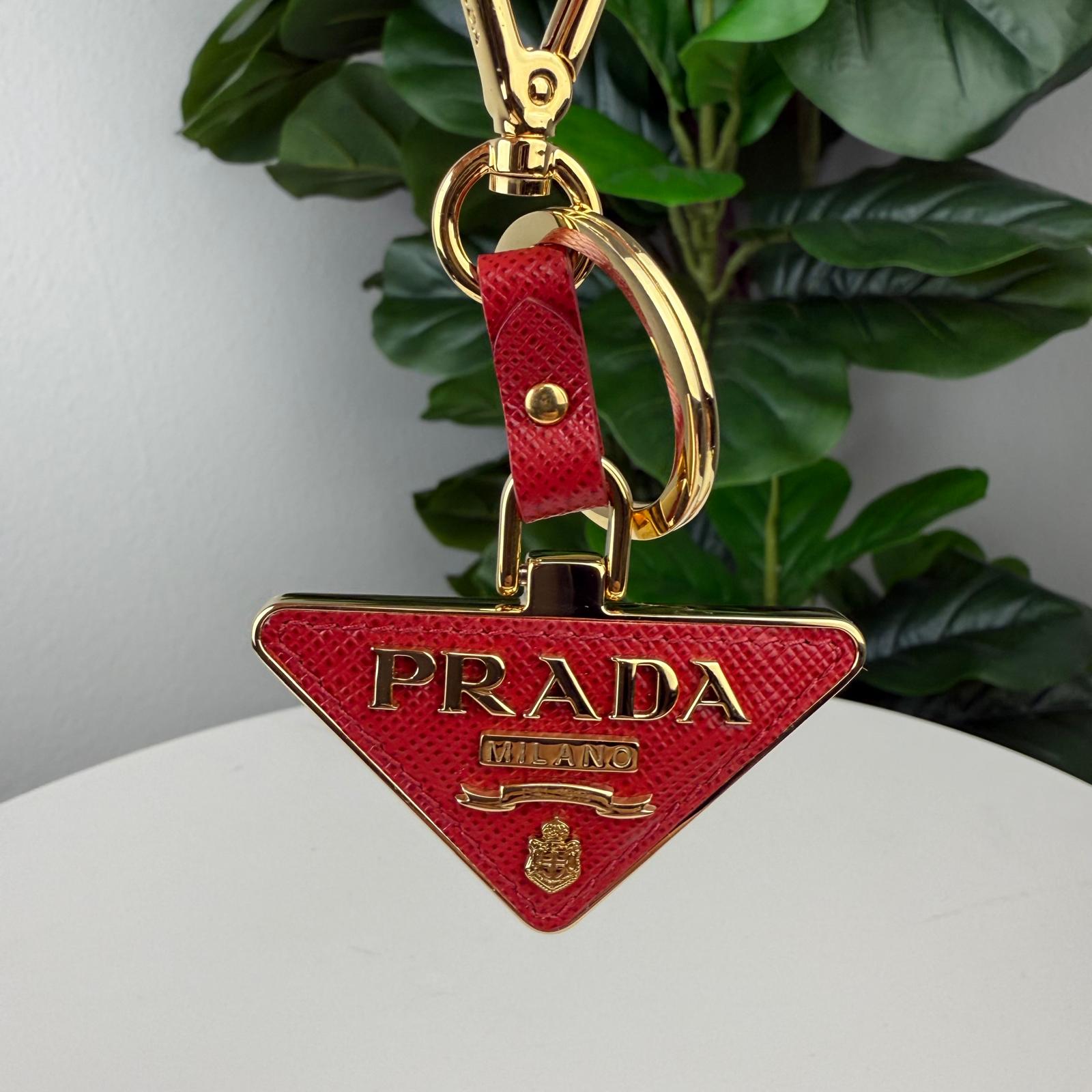 💎✨Authentic  PRADA Saffiano Key Holder Metal Red Gold
