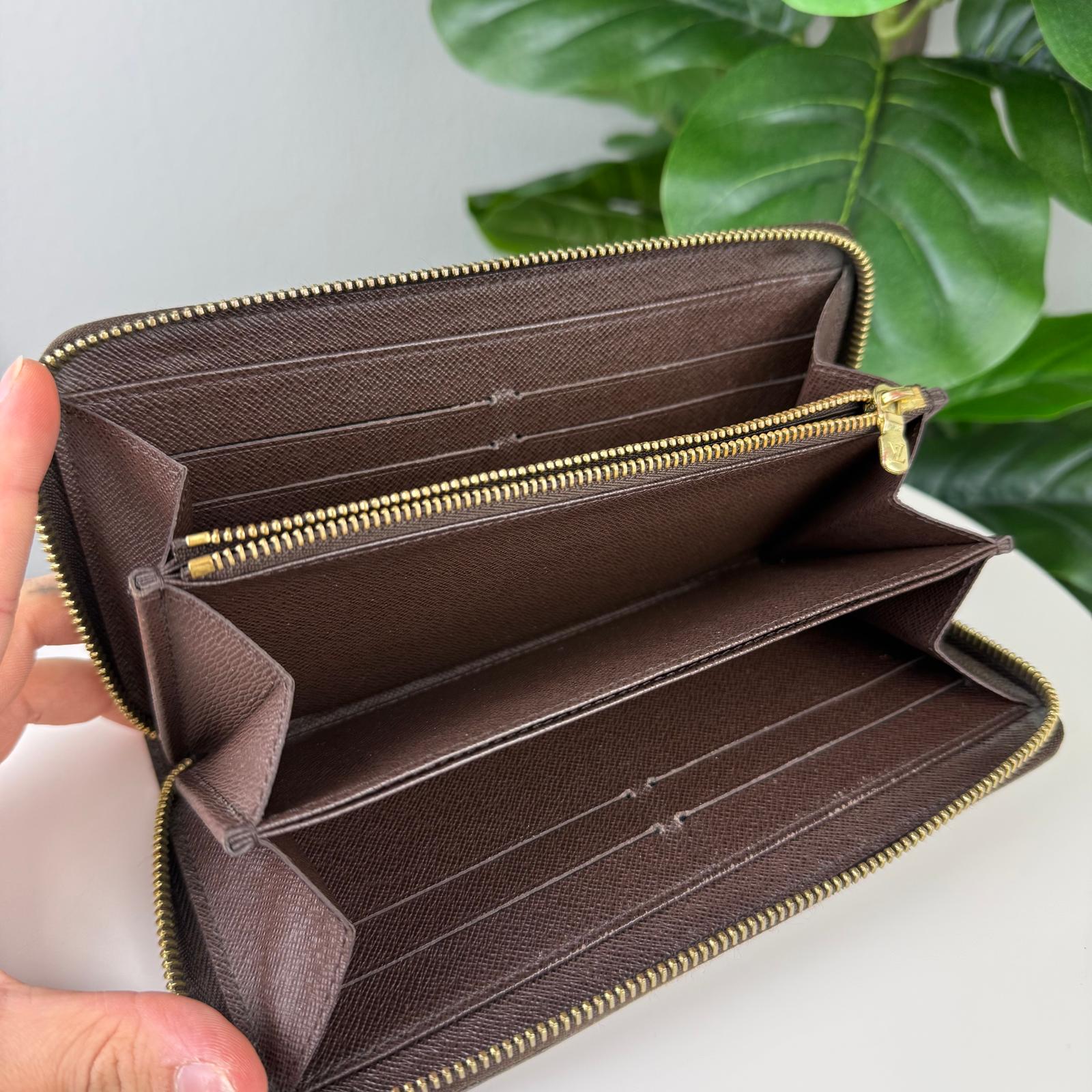 Authentic Louis Vuitton Damier Ebene Zippy Wallet