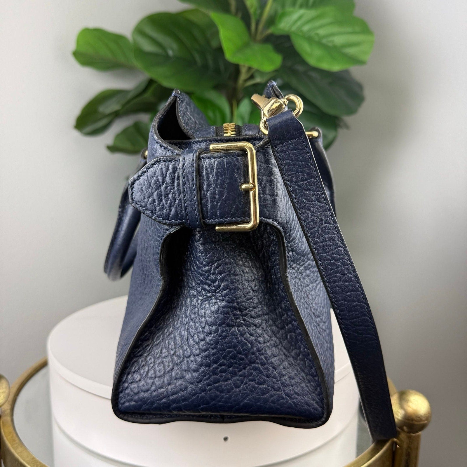 💎Authentic BURBERRY Blue Carbon Signature Grain Leather Medium Clifton Bag