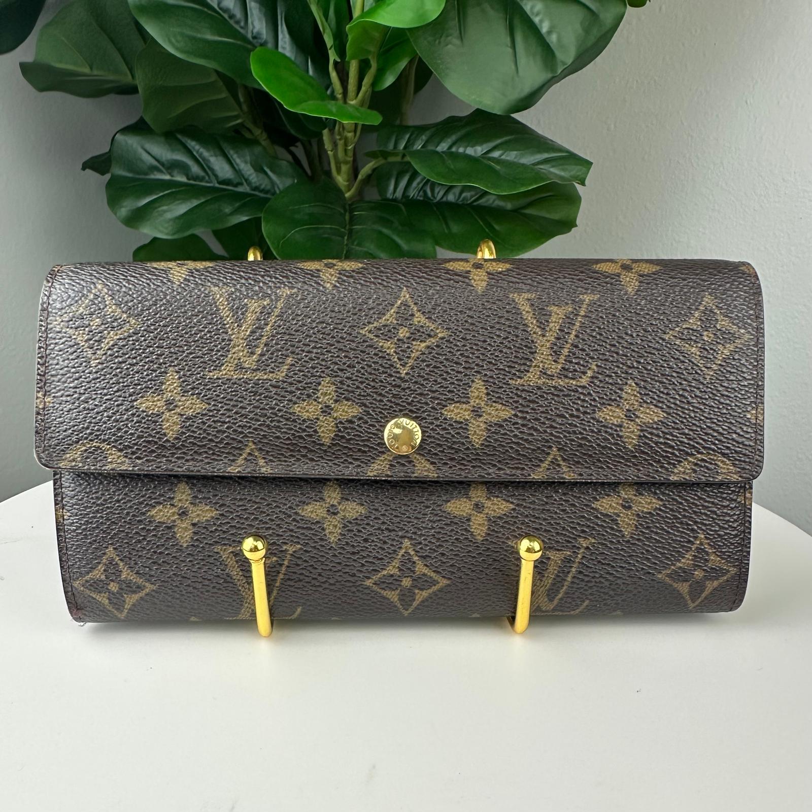 💎✨Authentic  Louis Vuitton Sarah Wallet