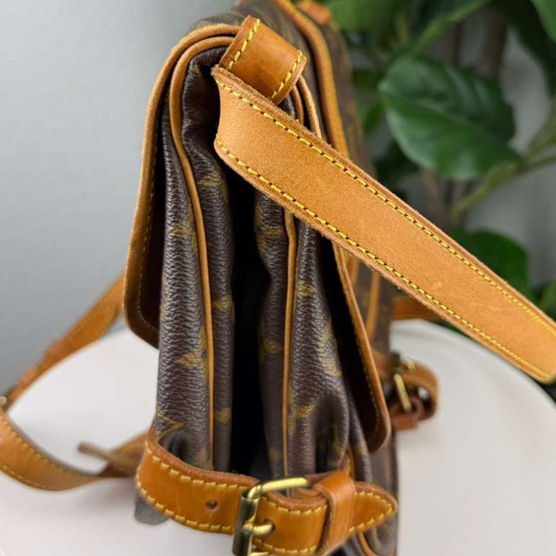 Authentic Louis Vuitton Monogram Saumur 30