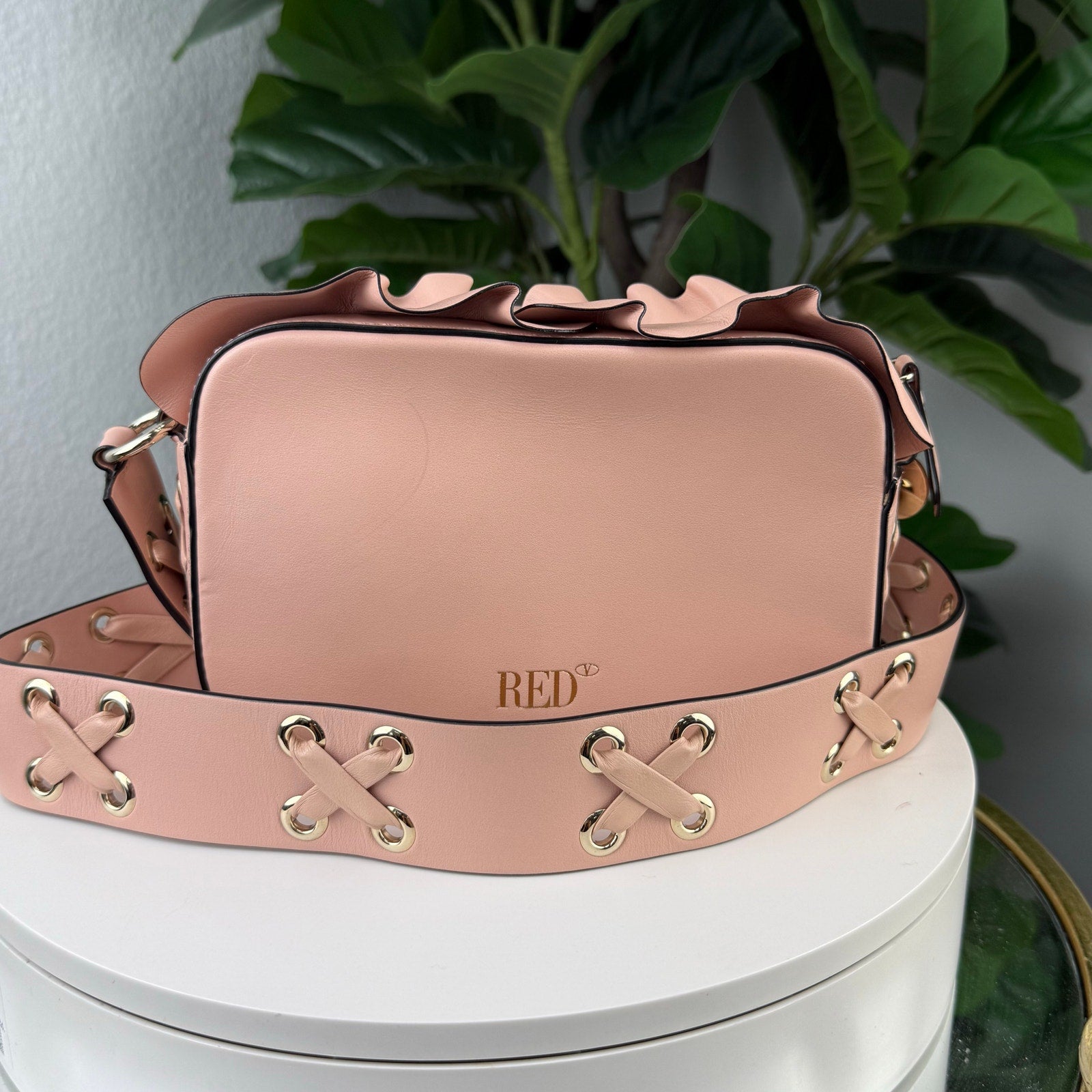 💎✨Authentic Pink Red Valentino Garavani Leather Crossbody Bag