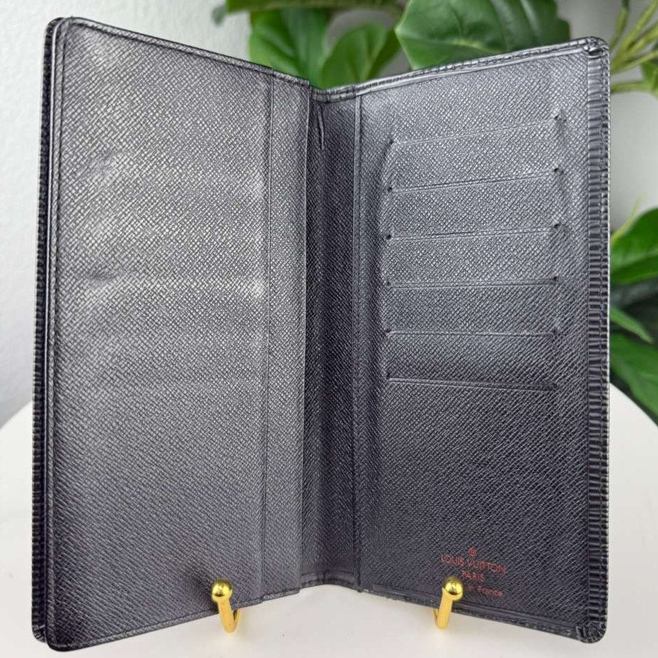 Authentic  Louis Vuitton Epi Long Wallet