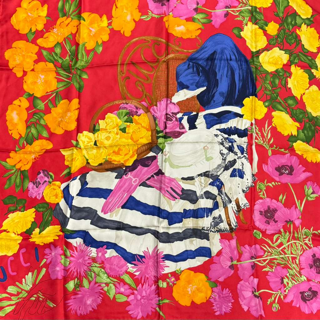 Authentic Gucci Floral Silk Twill Carre Scarf Multicolor