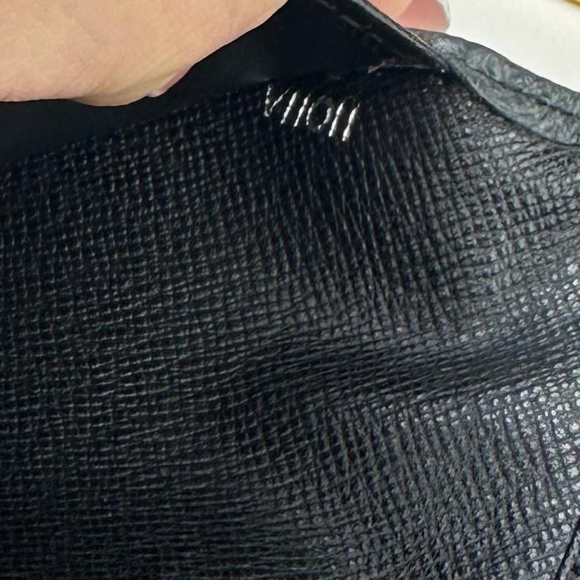 💎✨Authentic Louis Vuitton Brazza Black Taiga Wallet
