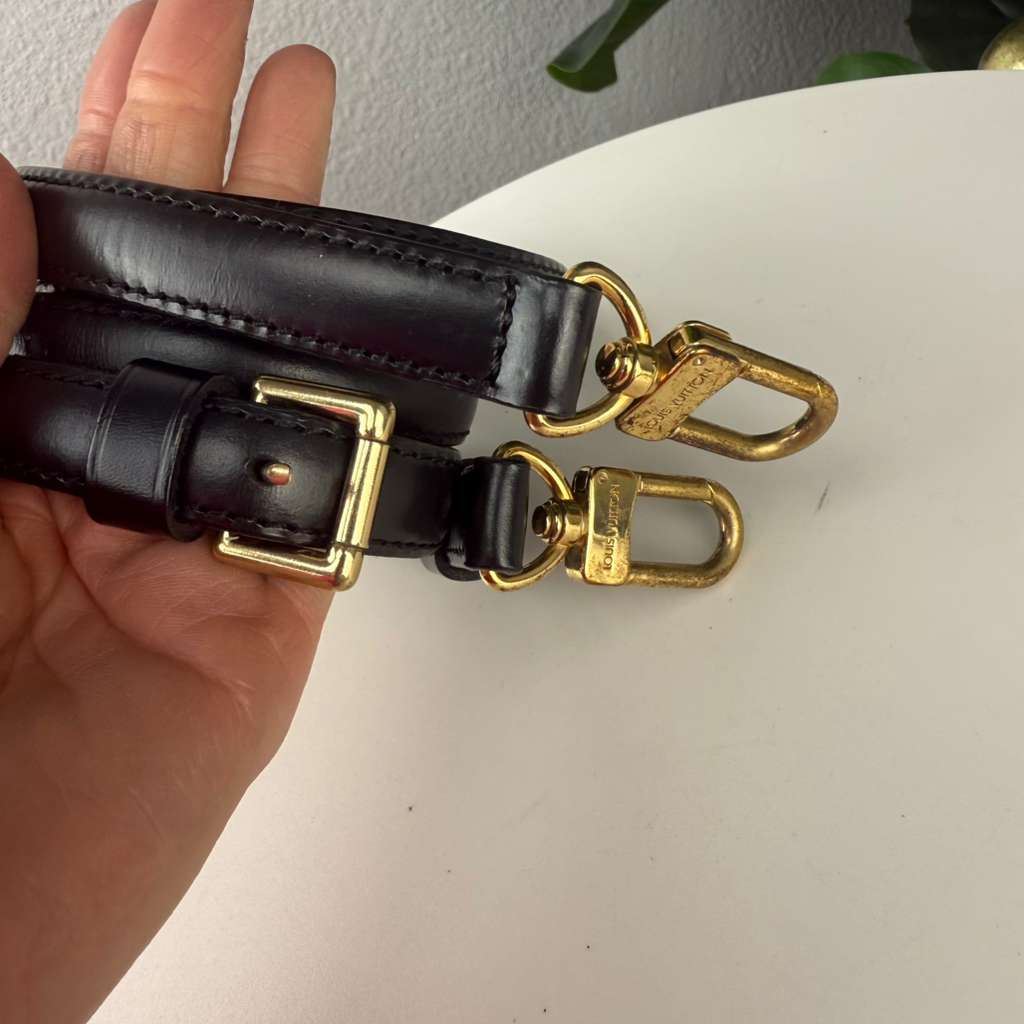 Authentic Louis Vuitton Epi Adjustable Shoulder Strap Black Leather (Clasp to Clasp)