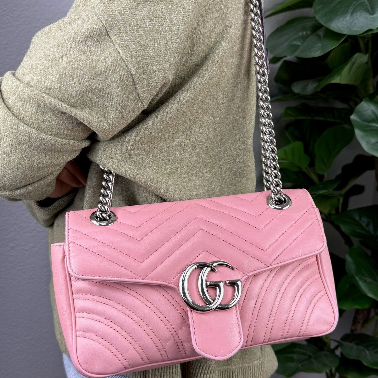 Gucci GG Marmont Small Matelassé Pink Leather Shoulder Bag Authentic Pre Owned