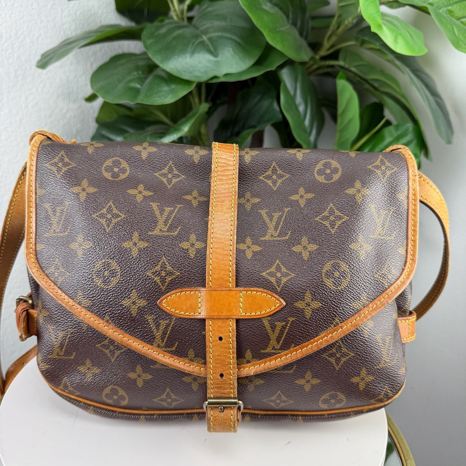 Louis Vuitton Saumur 30 Monogram Brown Crossbody Bag Authentic Pre Owned