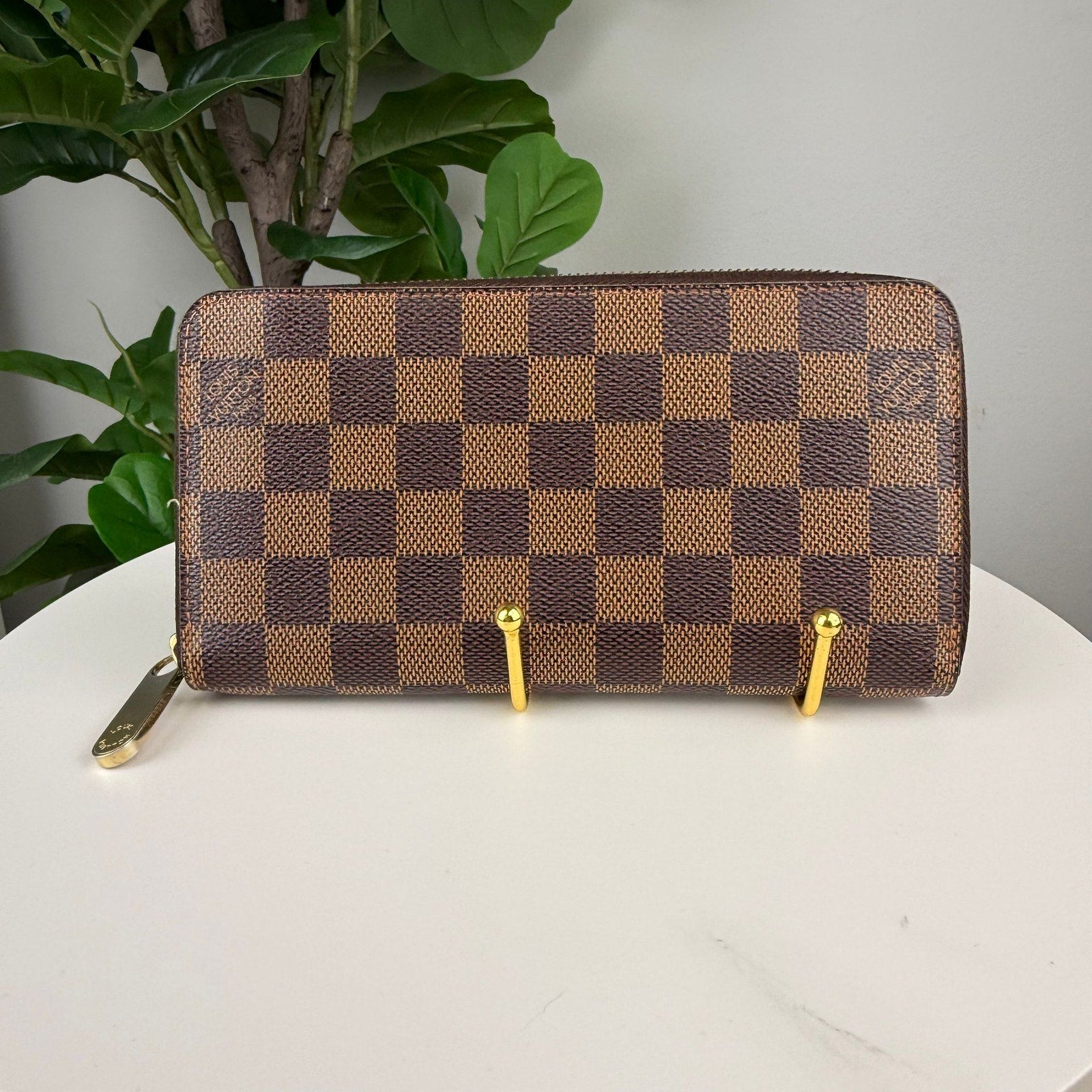 Authentic  Louis Vuitton Damier Zippy Long Wallet