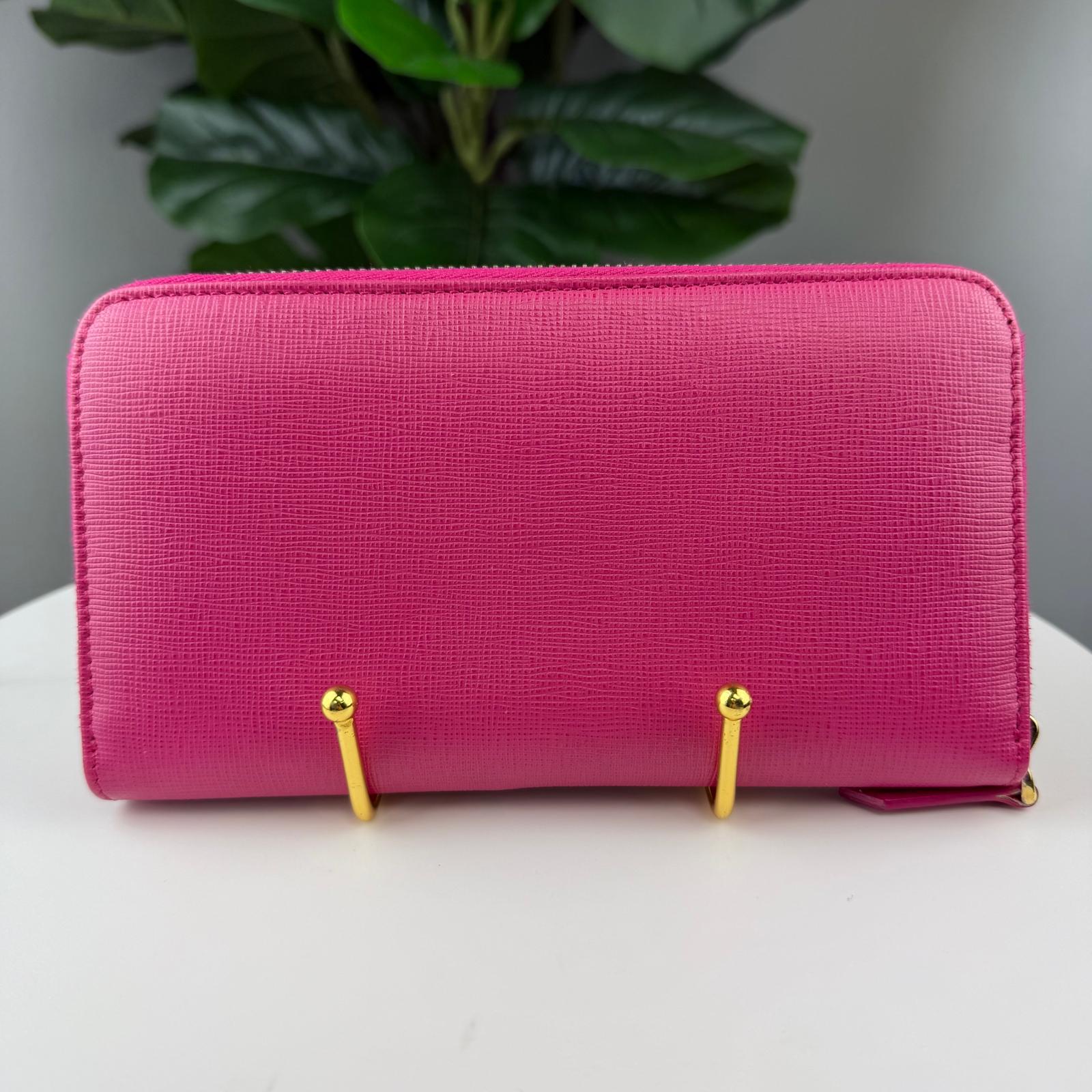 💎✨Authentic Fendi Vitello Elite Zip Around Wallet Ciclamino