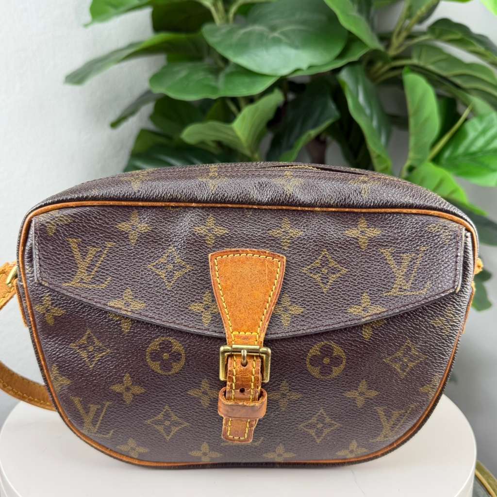 💎✨Authentic Louis Vuitton Monogram Canvas Jeune Fille  Shoulder Bag