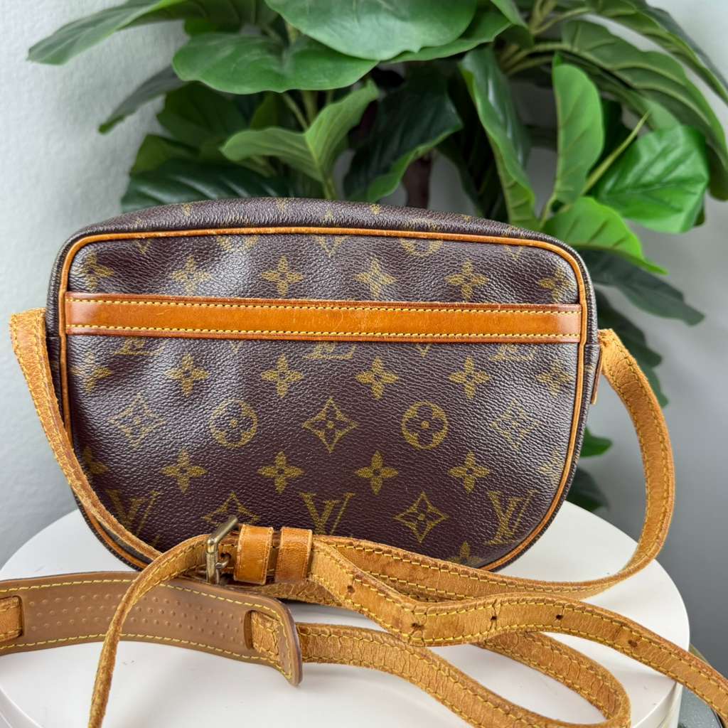 💎✨Authentic Louis Vuitton Monogram Canvas Jeune Fille  Shoulder Bag