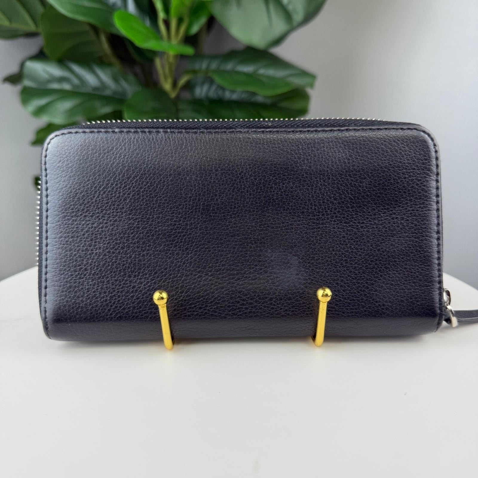 💎✨Authentic Balenciaga Logo Leather Continental Wallet