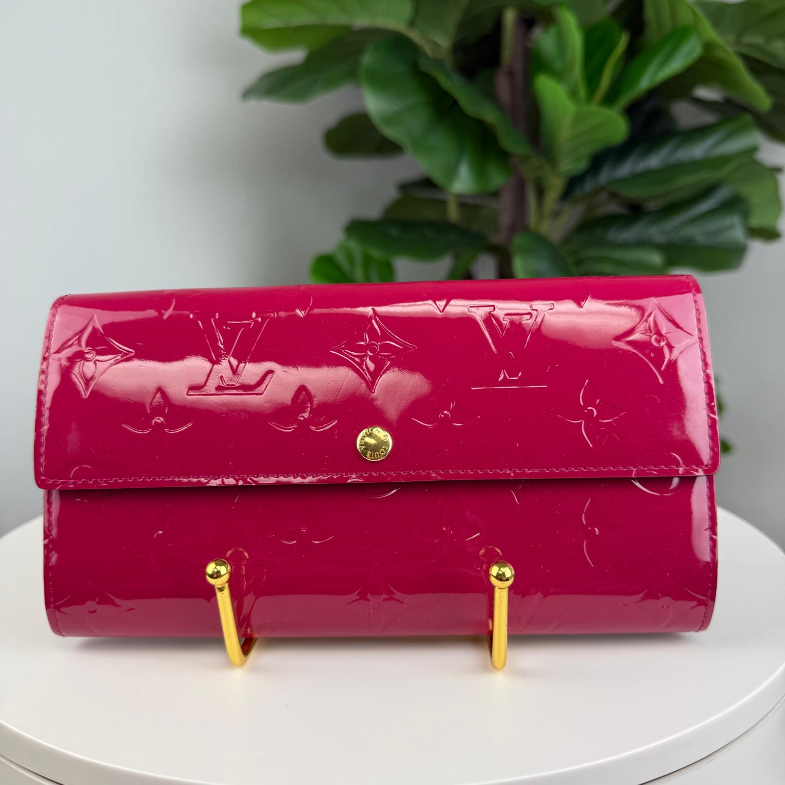 Authentic Louis Vuitton Rose Pop Vernis Sarah Wallet