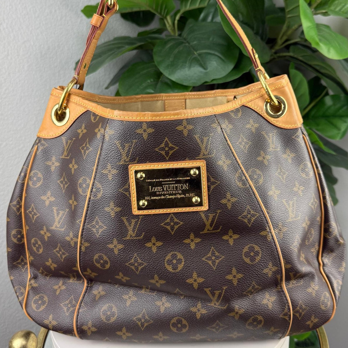 Authentic Louis Vuitton Monogram Canvas Galliera Shoulder Bag