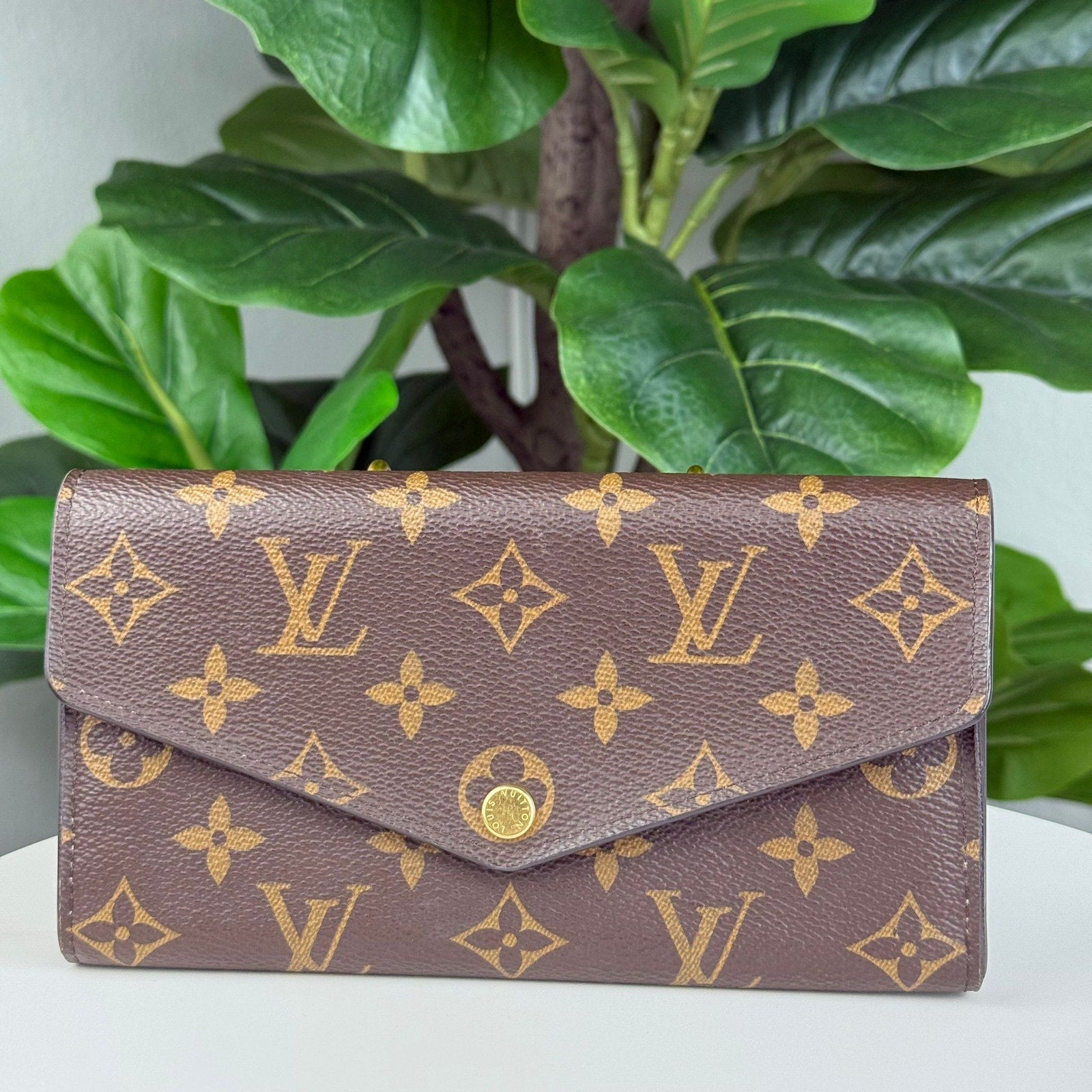 Authentic  Louis Vuitton Portefeuille Sarah Long Wallet