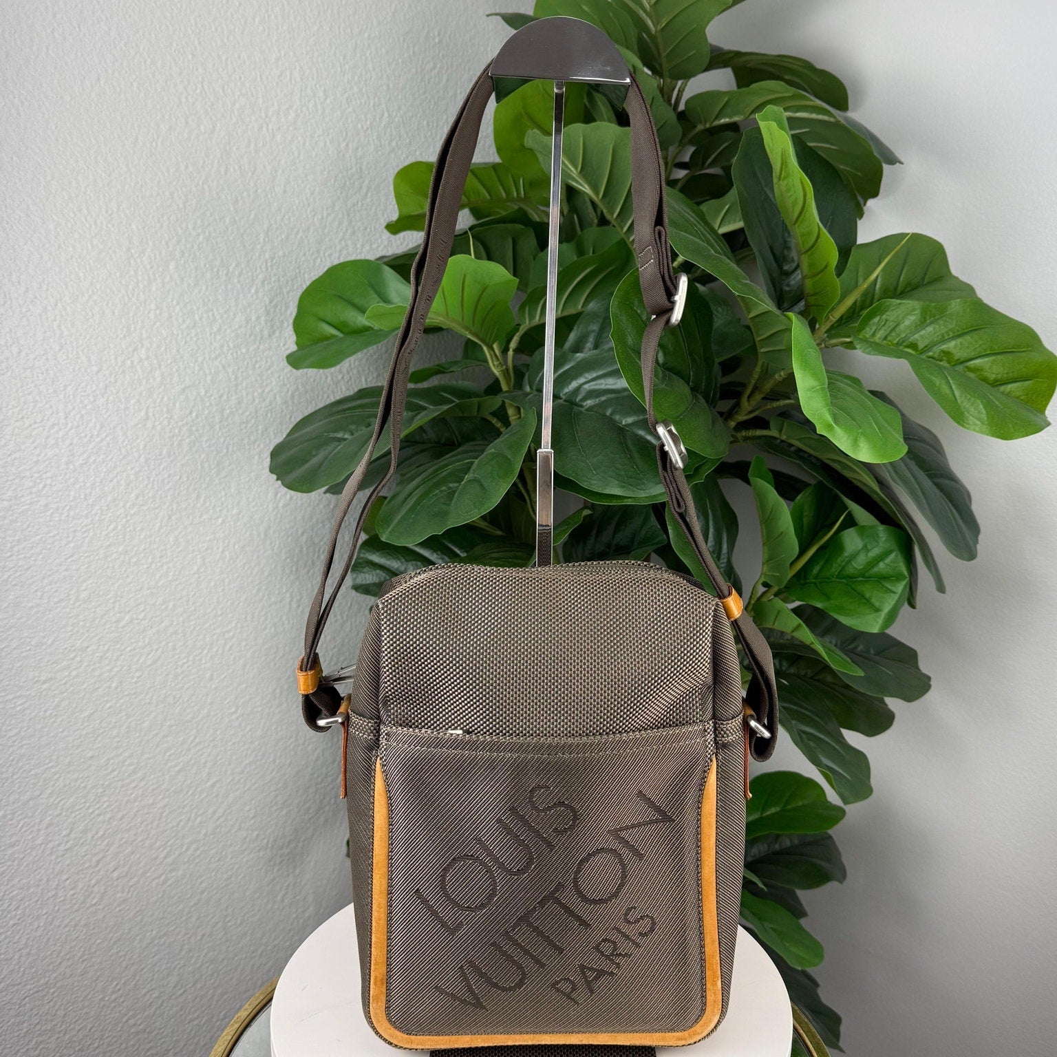 Authentic Louis Vuitton Damier Grant Citadin Messenger Bag