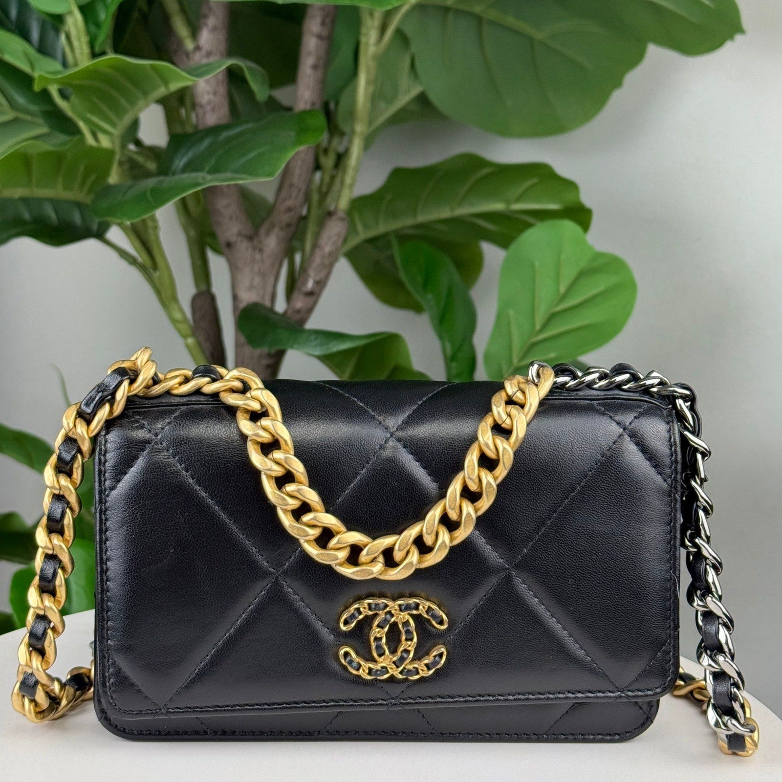 Authenticated  CHANEL 19 Wallet on Chain Black