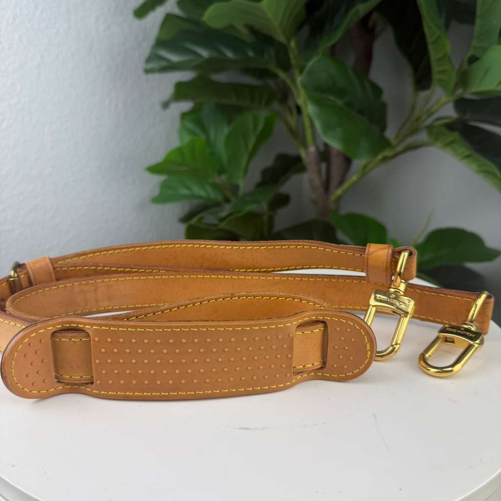 Authentic Louis Vuitton Leather Shoulder 39inch Adjustable Purse Strapn (Clasp to Clasp)