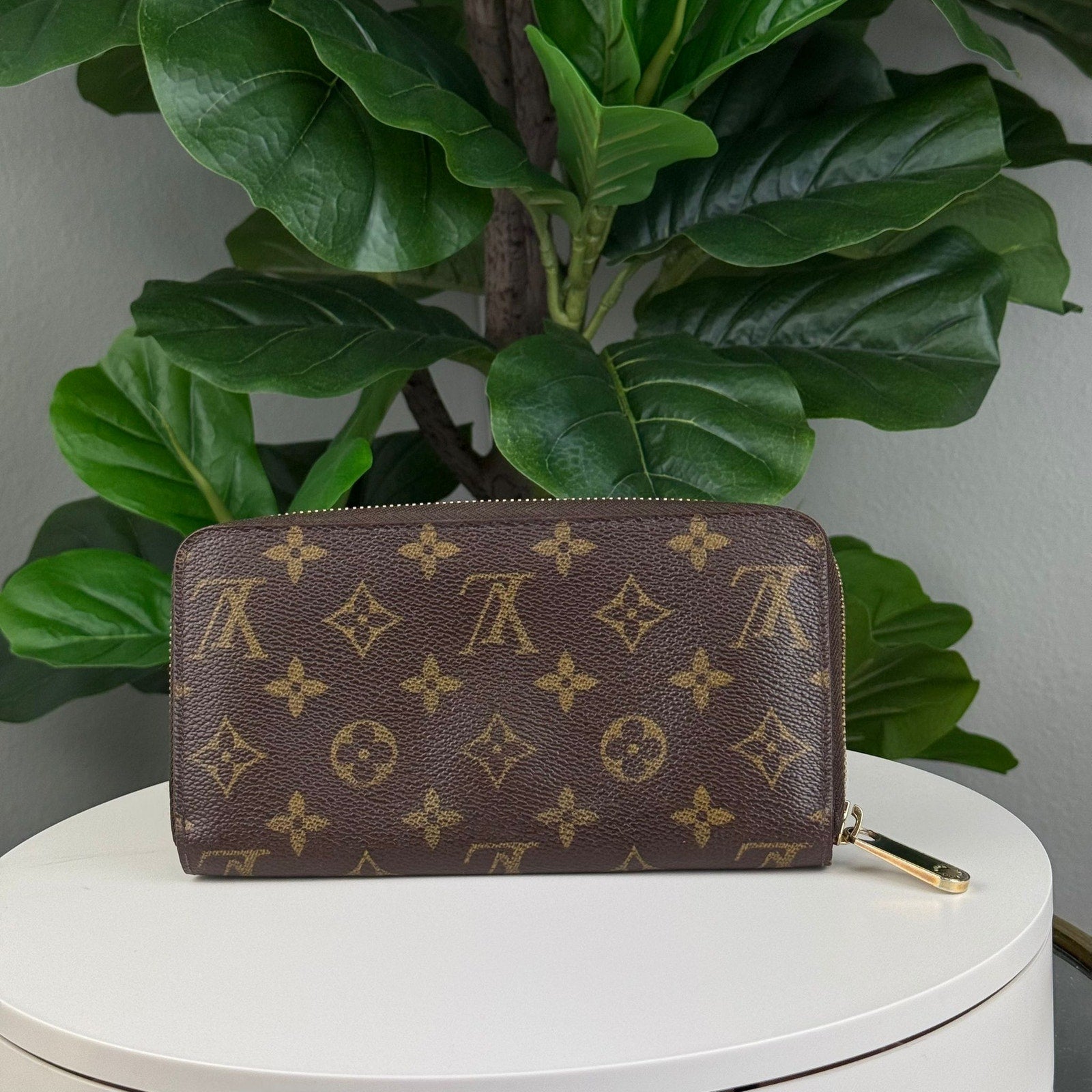 Authentic Louis Vuitton Zippy Long Wallet