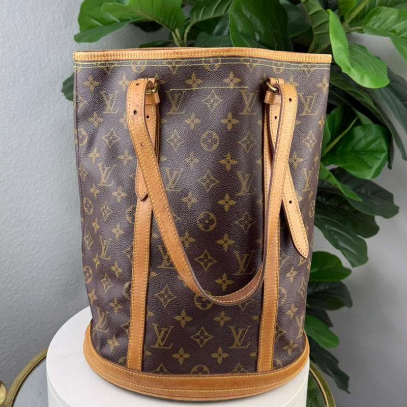💎✨Authentic Louis Vuitton Monogram Bucket GM Shoulder Bag