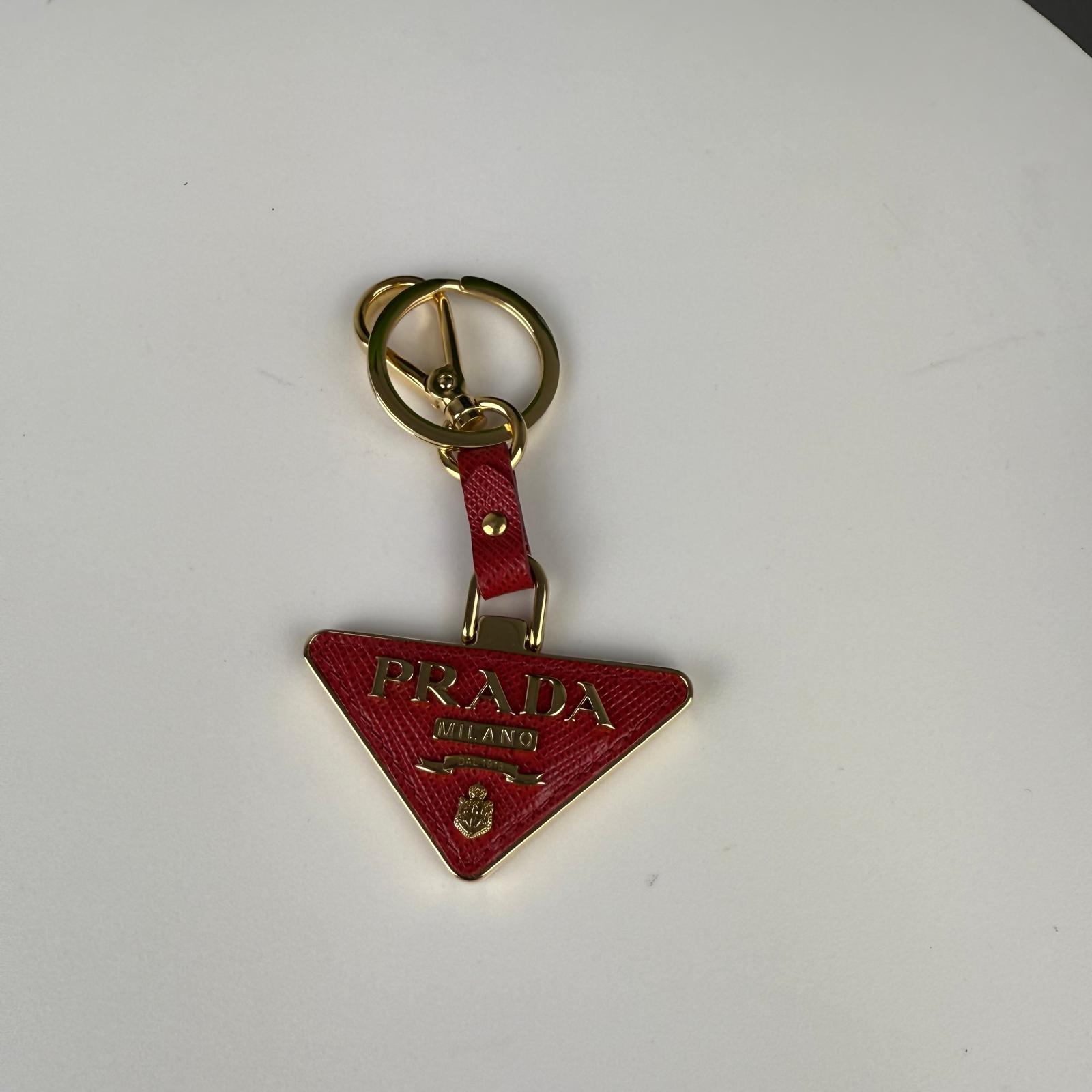 💎✨Authentic  PRADA Saffiano Key Holder Metal Red Gold