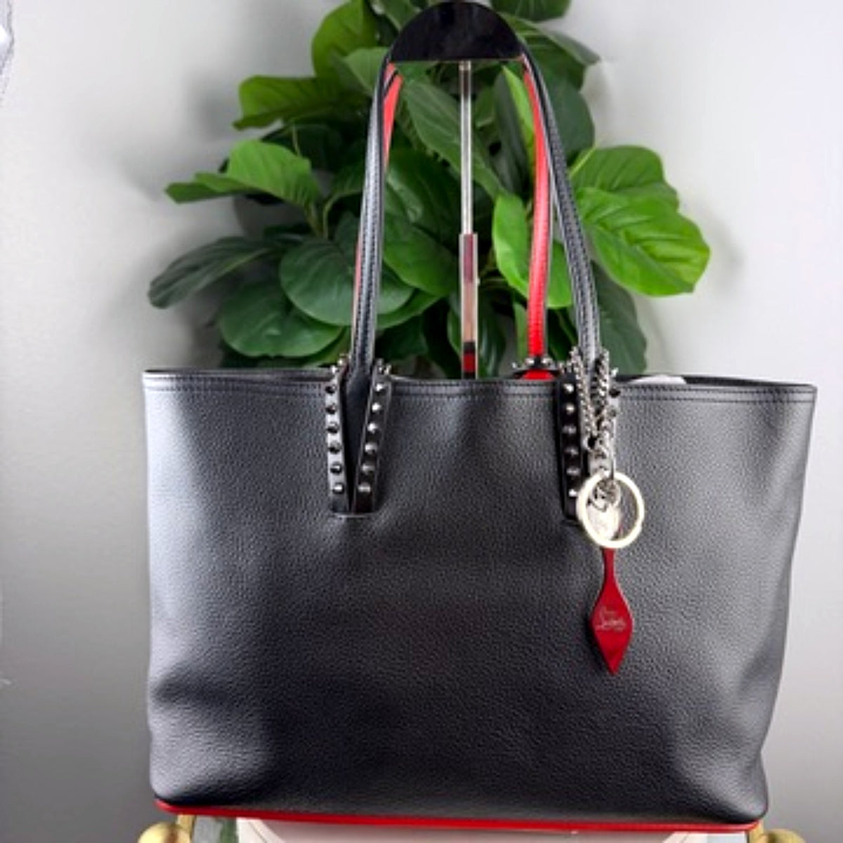 Christian Louboutin Cabata Black Leather Tote Red Lining - 01_front.jpg