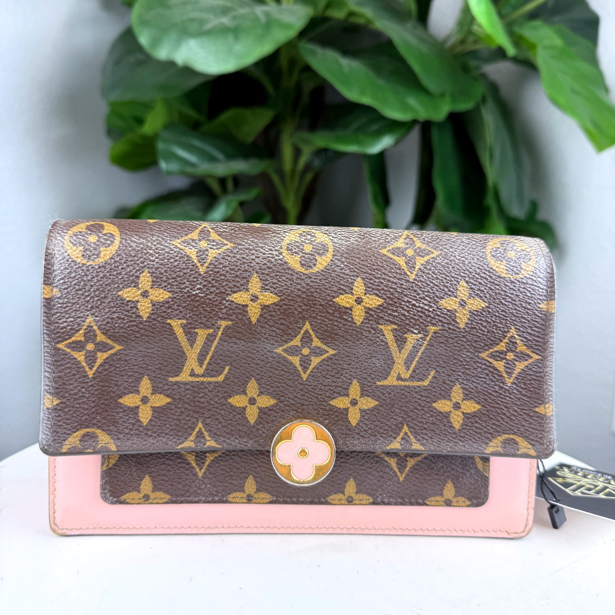 Authentic Louis Vuitton Flore Wallet Monogram Canvas Rose Ballerine - 01_front.jpg