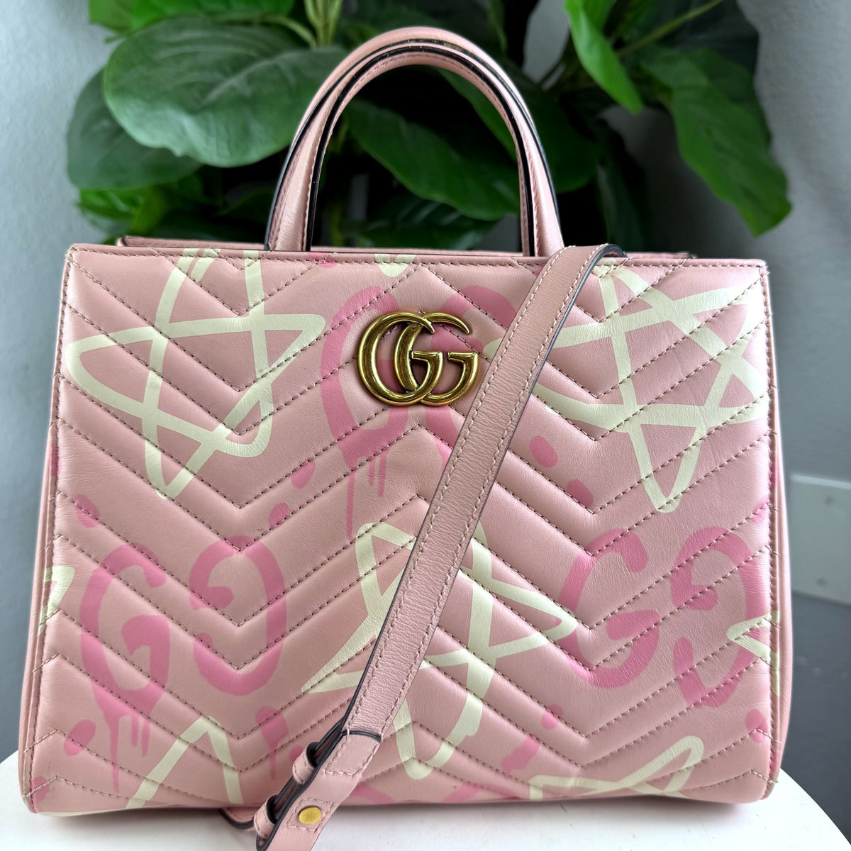 Authentic Gucci GG Marmont Small Top Handle Bag Pink Matelassé Leather - 01_front.jpg
