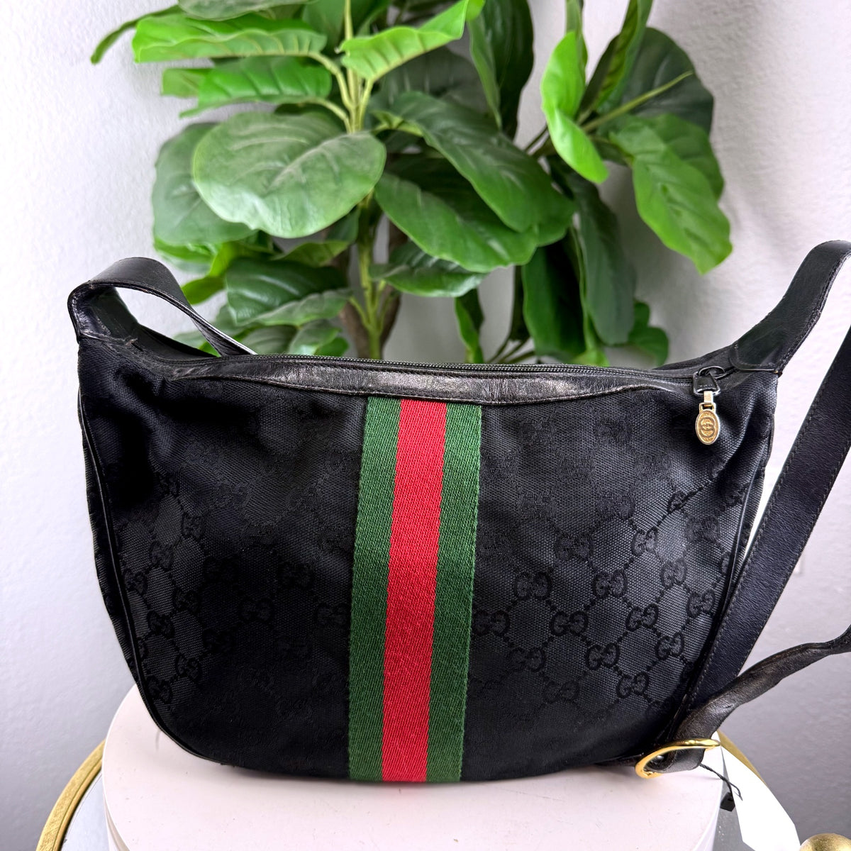 Authentic Gucci Vintage Web Stripe Black GG Canvas Crossbody Shoulder Bag - 02_back.jpg