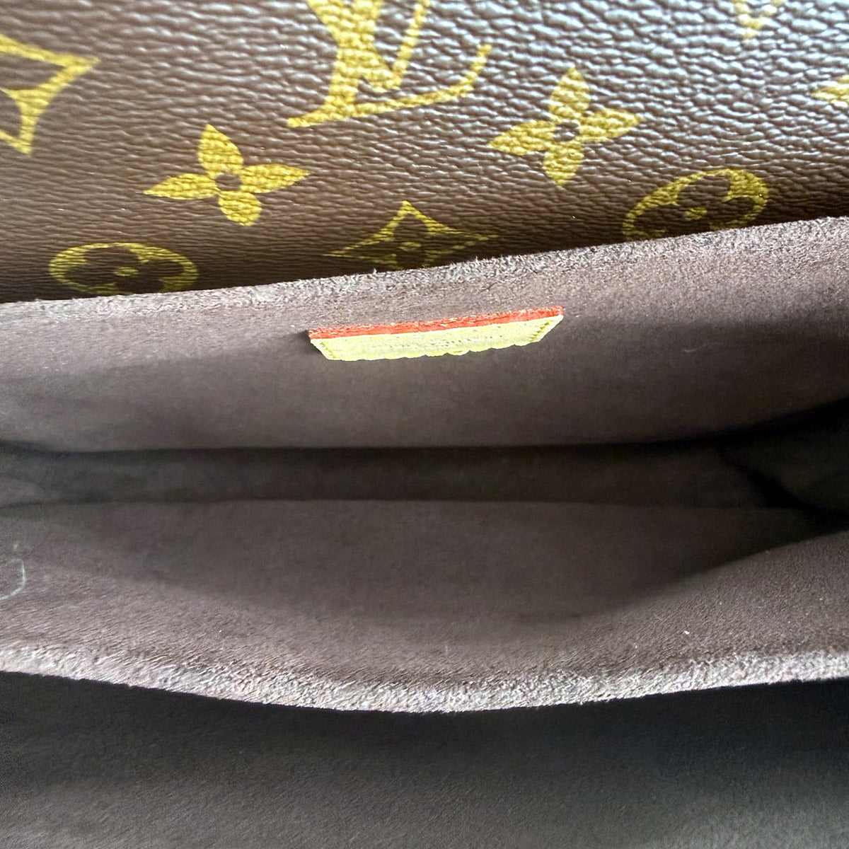 Authentic Louis Vuitton Pochette Metis Monogram Canvas Crossbody Bag - 06_inside.jpg