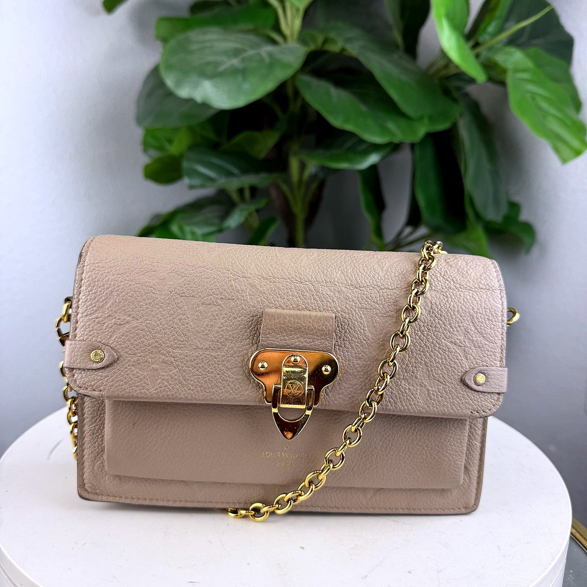 Authentic Louis Vuitton Vavin Chain Wallet Beige Leather Crossbody - 01_photo.jpg