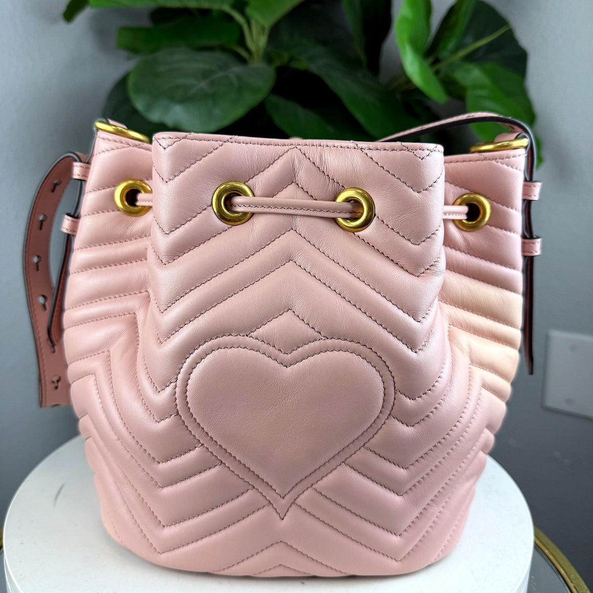 Authentic Gucci GG Marmont Matelassé Leather Mini Bucket Bag Pink - 02_photo.jpg