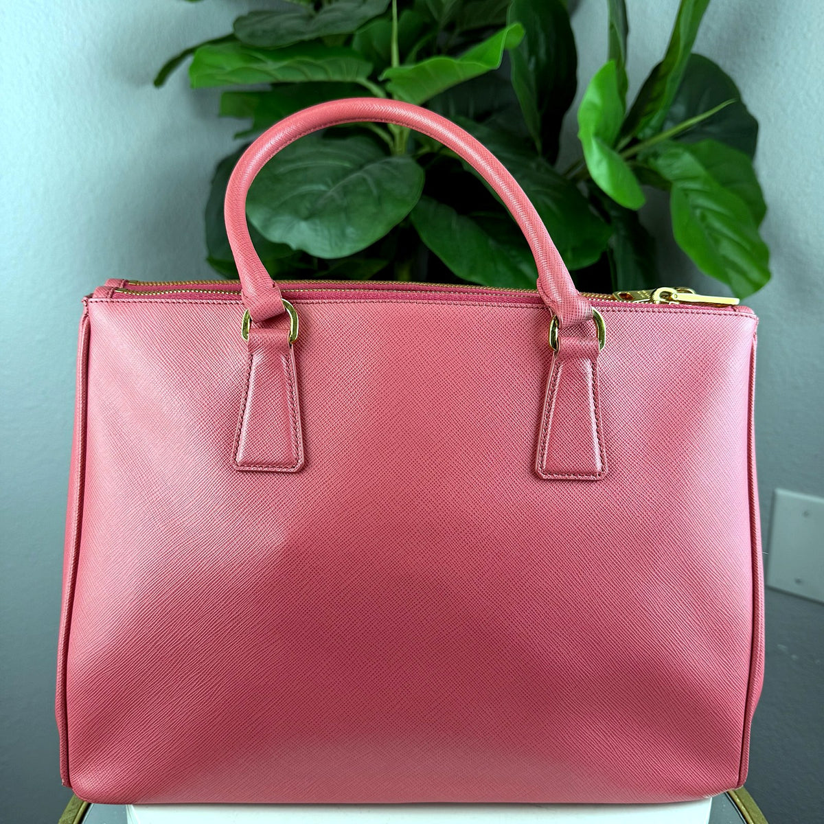 Authentic Prada Saffiano Lux Medium Galleria Tote Pink Leather - 02_photo.jpg