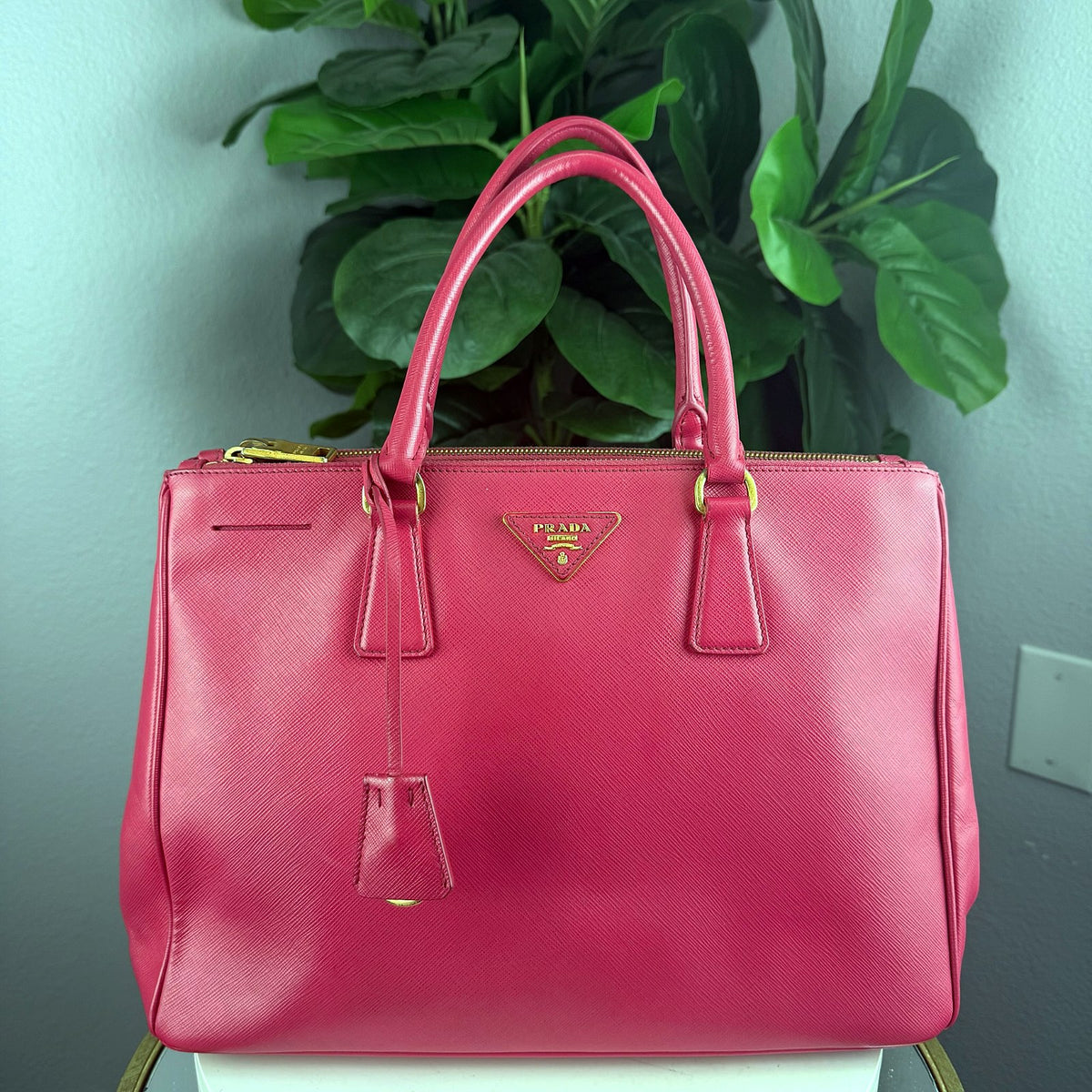 Authentic Prada Saffiano Lux Medium Galleria Tote Pink Peonia - 01_photo.jpg