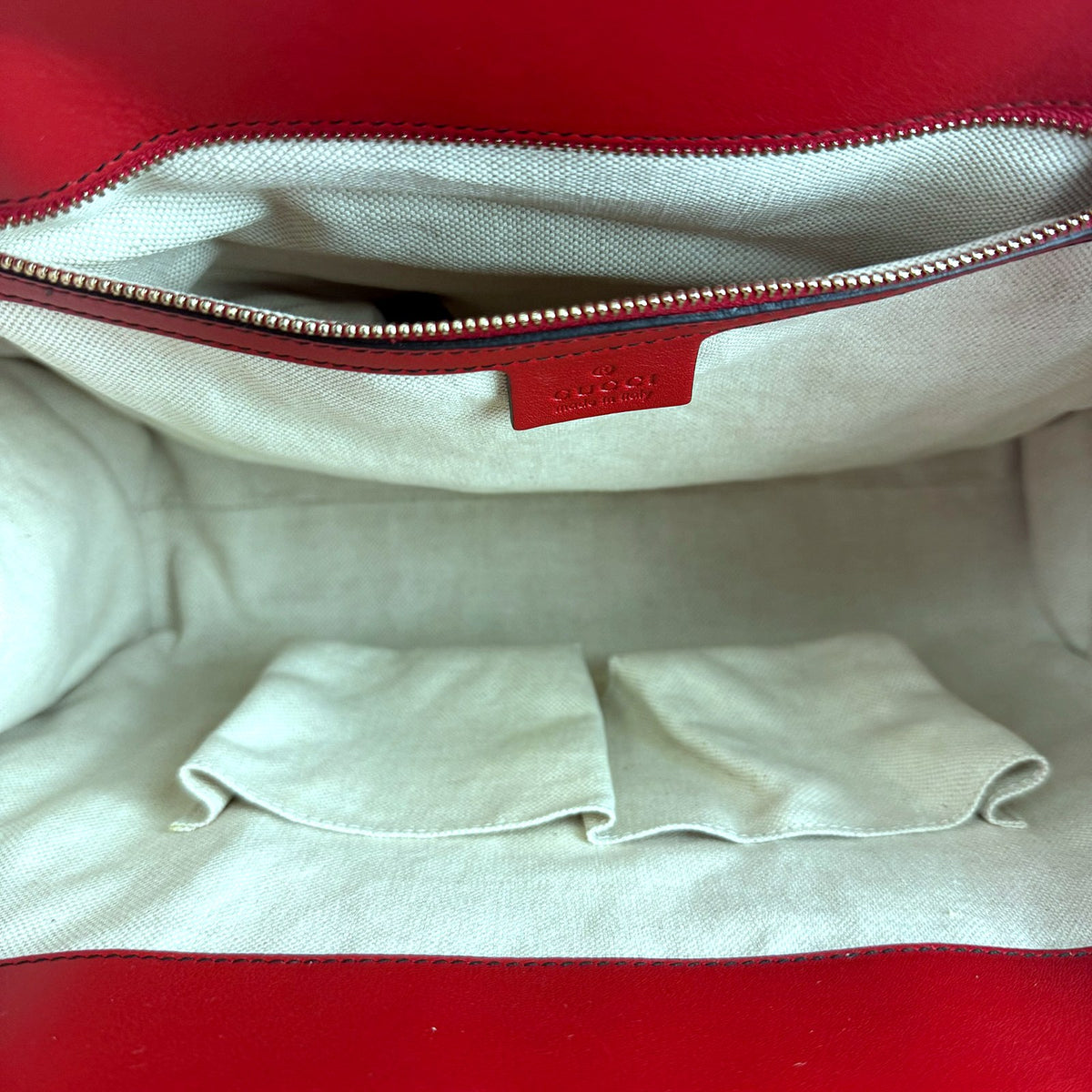 Authentic Gucci Emily Guccissima Leather Shoulder Bag Red - 05_inside.jpg