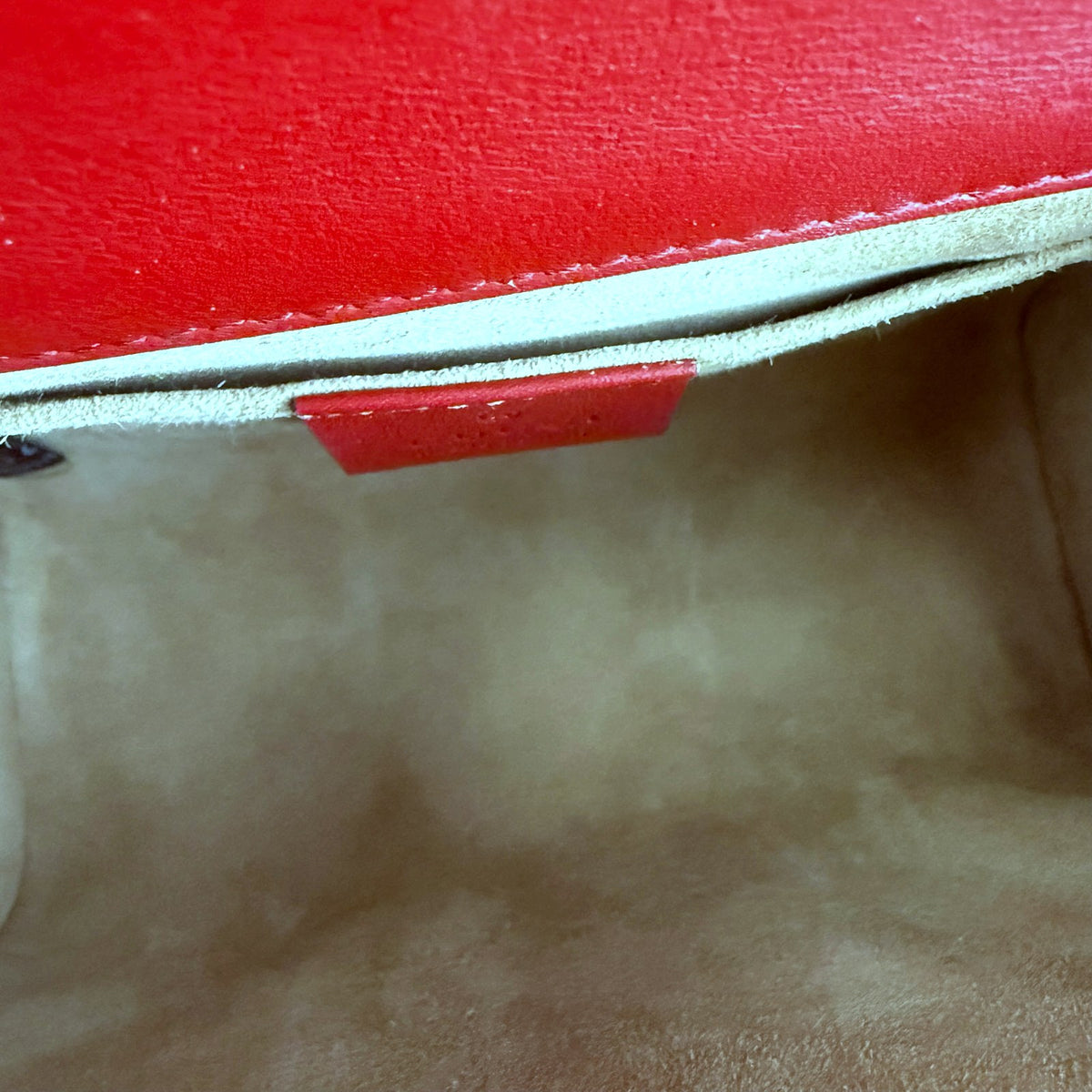 Authentic Gucci Padlock Small Shoulder Bag Red Leather Pearl Studs Gold Hardware - 04_inside.jpg