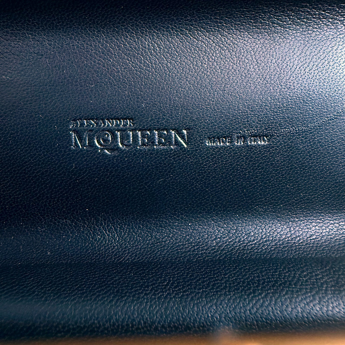 Authentic Alexander McQueen Knuckle Box Clutch Gold Honeycomb Patent Leather - 03_photo.jpg