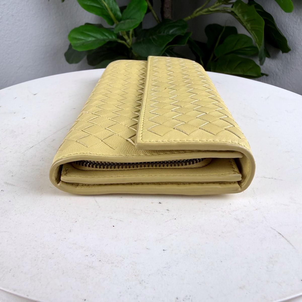 Authentic Bottega Veneta Intrecciato Continental Flap Wallet Beige Leather - 04_leftover_single.jpg