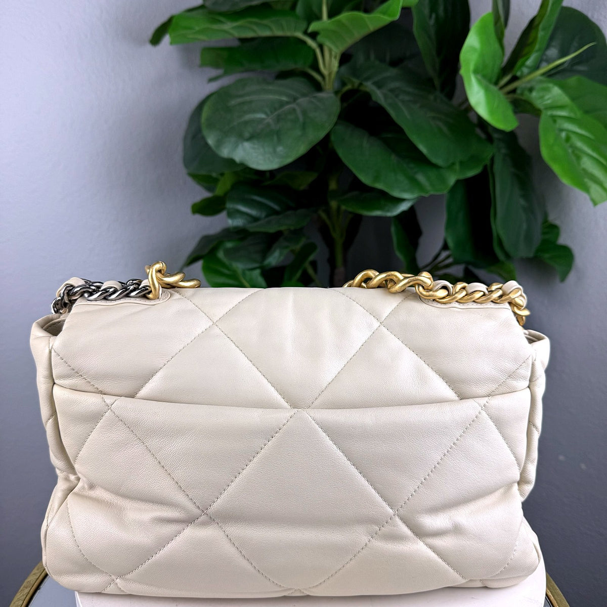 Authentic Chanel 19 Small Flap Bag Cream Quilted Lambskin Chain - 02_photo.jpg