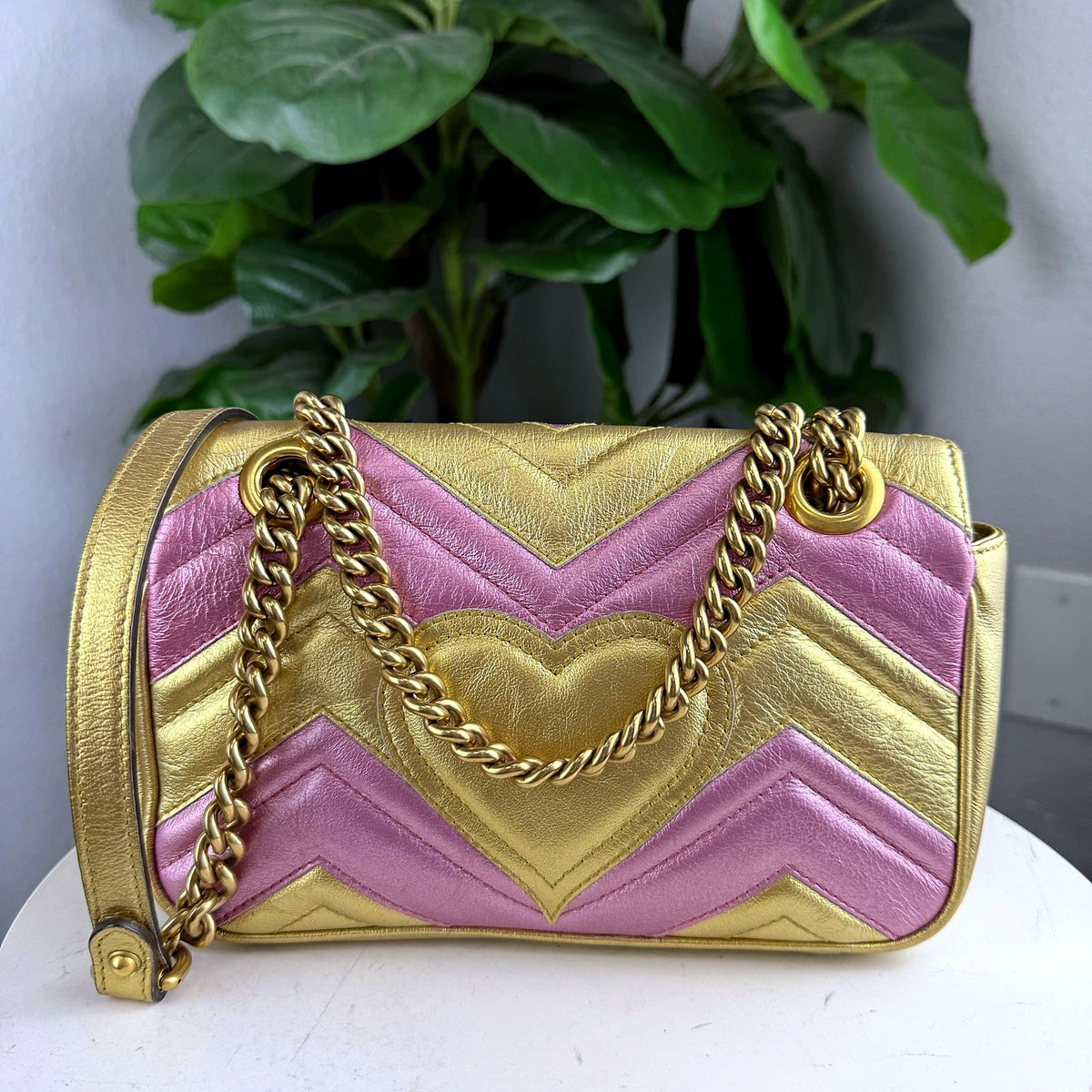 Authentic Gucci GG Marmont Small Matelassé Chevron Metallic Gold Pink Bag - 02_photo.jpg