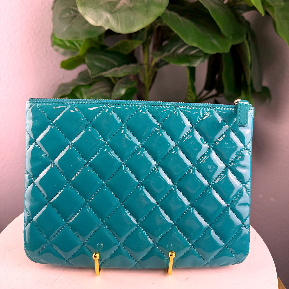 Authentic Chanel Turquoise Patent Leather Quilted O-Case Clutch Pouch - 02_photo.jpg