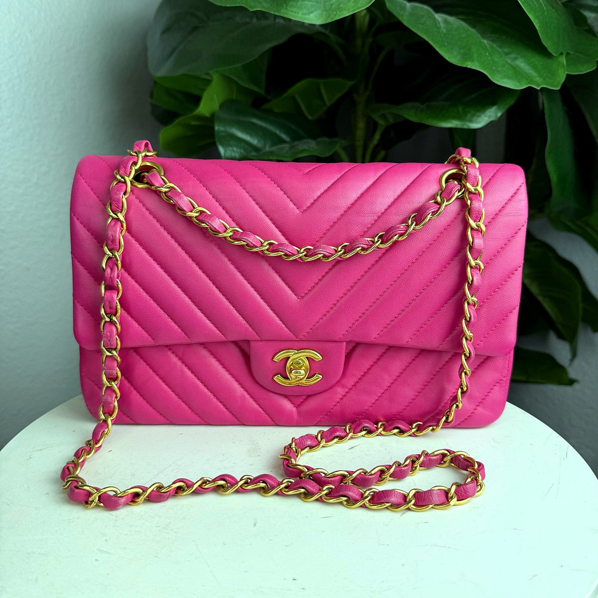 Authentic Chanel Medium Classic Flap Bag Pink Chevron Lambskin Gold Hardware - 01_photo.jpg