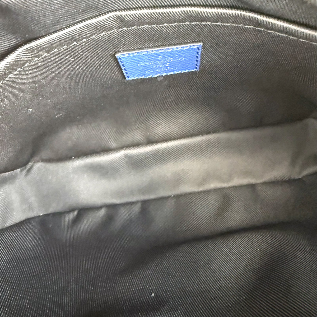 Authentic Louis Vuitton Taigarama Messenger Bag Blue - 04_inside.jpg