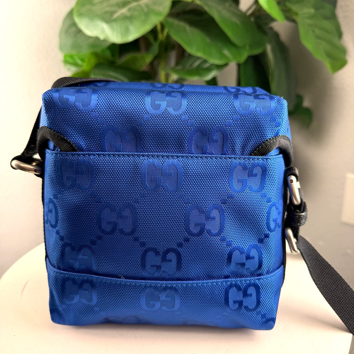 Authentic Gucci GG Supreme Messenger Bag Blue Nylon Black Web Strap - 02_photo.jpg